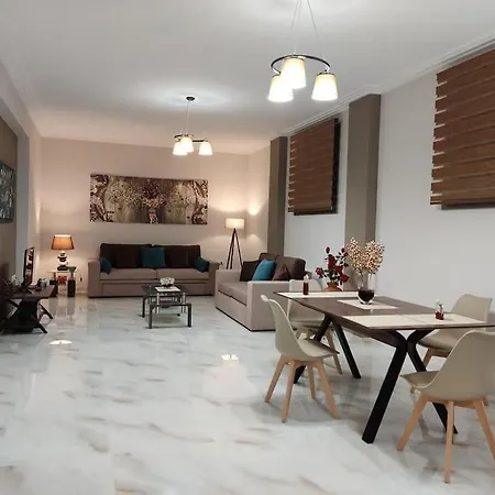 Ebony And Ivory Suites *